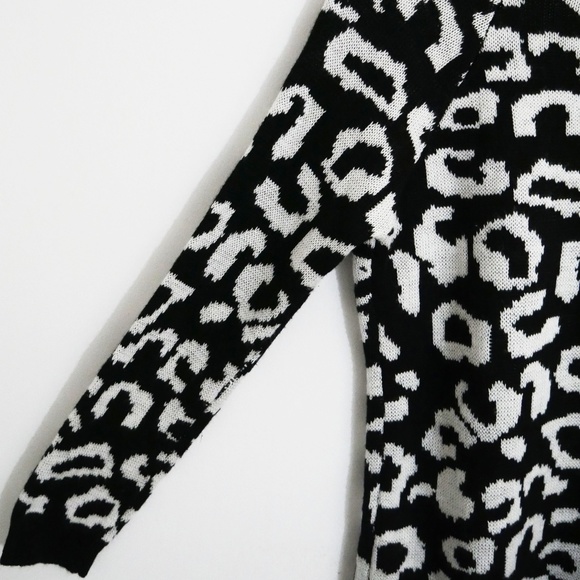 Charlotte Russe Black and White Leopard Sweater - Picture 3 of 4